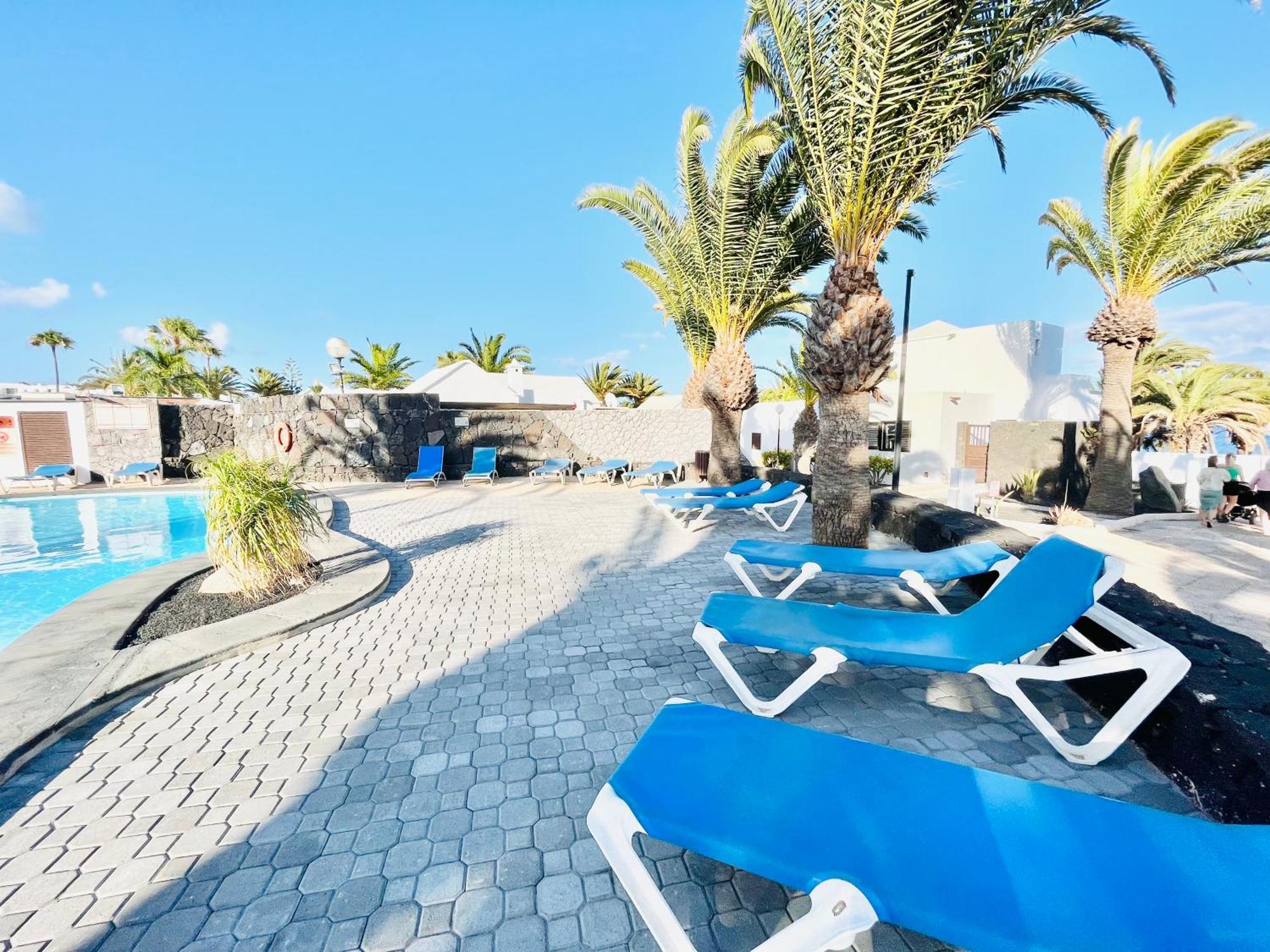 Trinity House En Playa Bastian Vila Costa Teguise Exterior foto